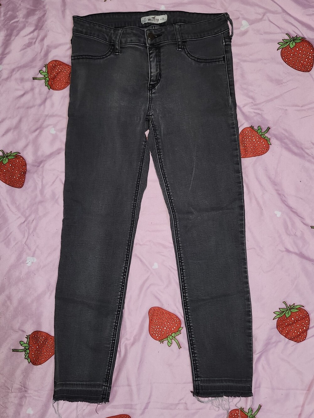 Women's size 7/28 Hollister grey skinny jeans